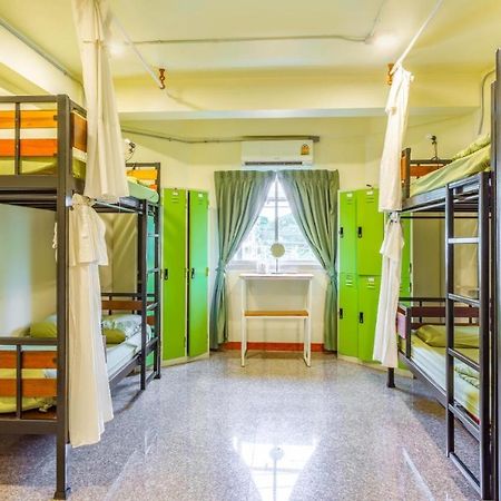Oyo 75416 Rama3 Sunrise Hostel Bangkok Bagian luar foto